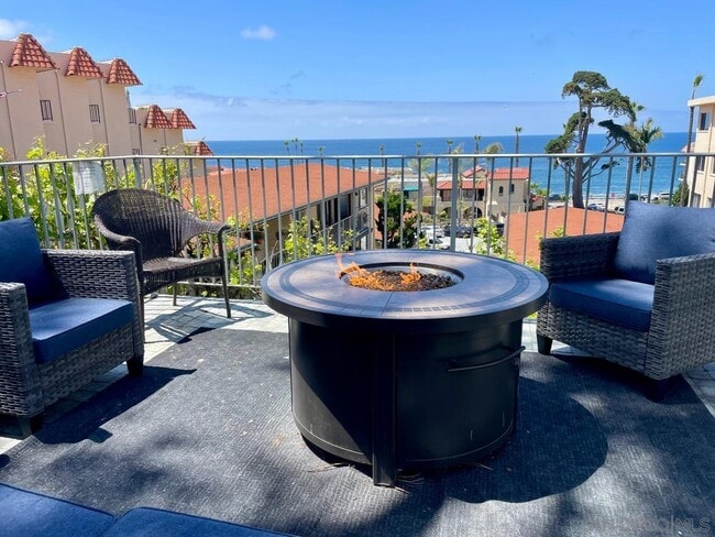 Photo - 866 Prospect St