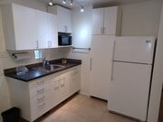 Kitchen with mcro, adjustable lighting.. - 7649 Beckett St