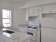 kitchen - 2452 S Centinela Ave Apartments Unit 3