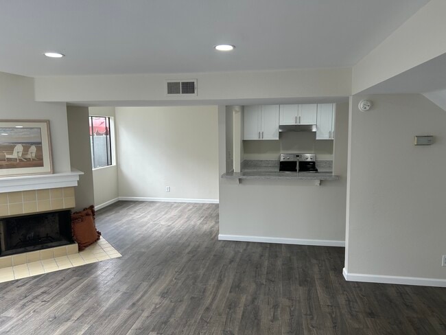 Building Photo - 1109 Tivoli Ln