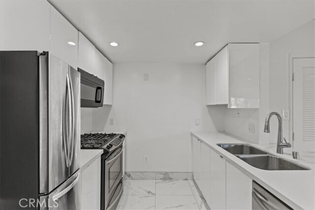 Photo - 939 Palm Ave Unit 401