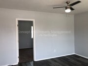 Photo - 1910 E 59th St