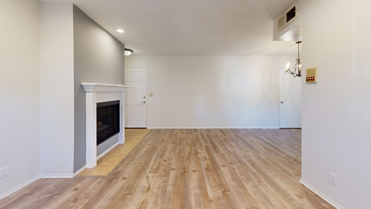 3D Tour - 14950 Burbank Blvd