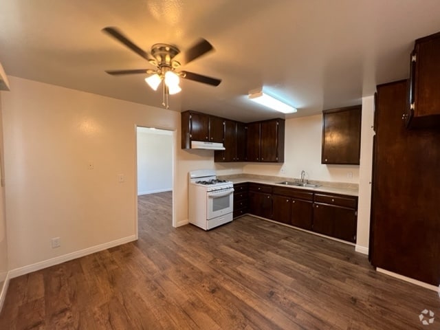 Building Photo - 9230 Cedar St Rental