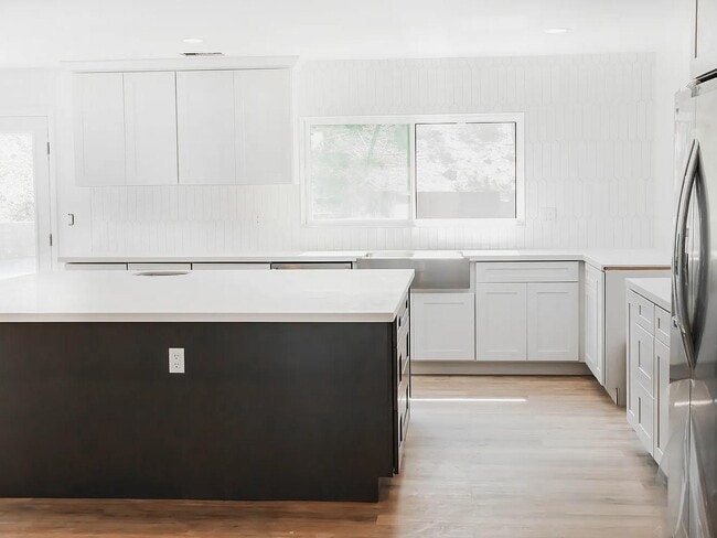 Photo - 1364 Pillsbury Ln