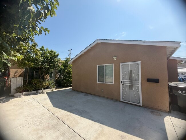 Building Photo - 6249 Agra St