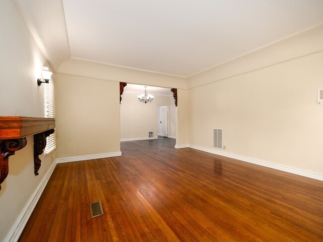 Photo - 152 N Arnaz Dr Unit B