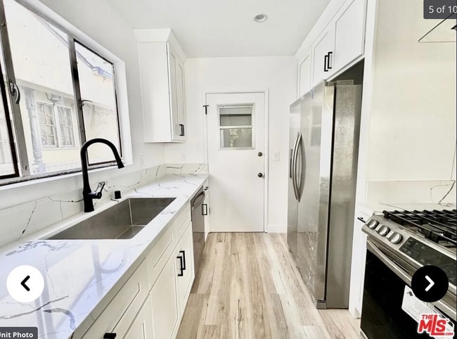 Photo - 121 Crescent Dr Unit D