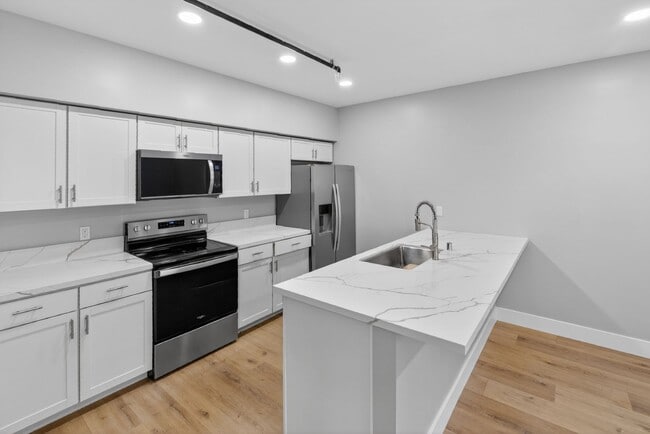 Building Photo - 1520 Independence Way Unit 2