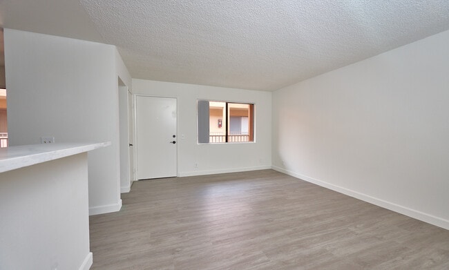 Photo - 4619 Rosewood Ave Unit 202