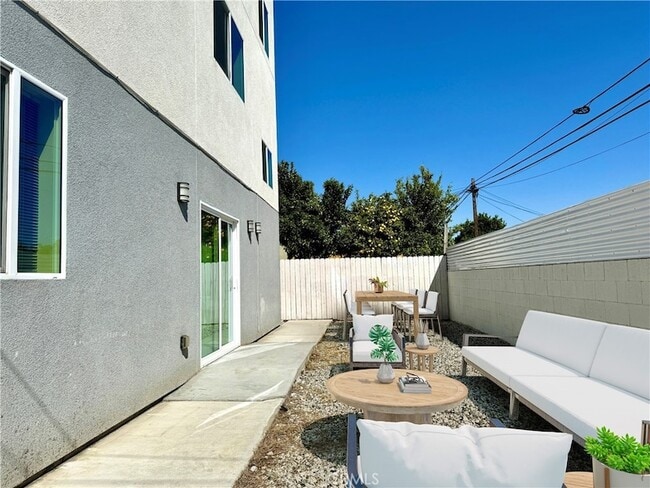 Photo - 1002 E 33rd St Townhome