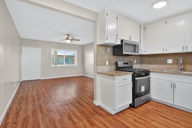 Photo - 210 E 29th St Unit 19