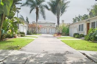 Building Photo - 11740 Missouri Ave Unit 11734