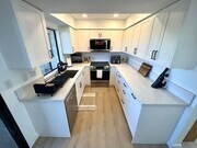 Photo - 400 S Flower St