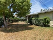 Photo - Cozy 3 Bedroom and 1 Bathroom in a good ar... House
