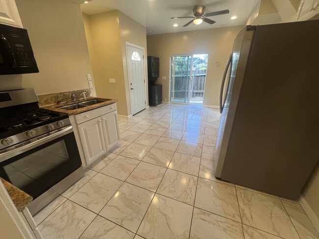 Photo - 4932 Campanile Dr