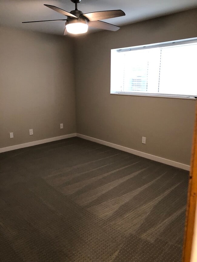 BR 1 - 828 Bayview Dr Unit 828 Bayview