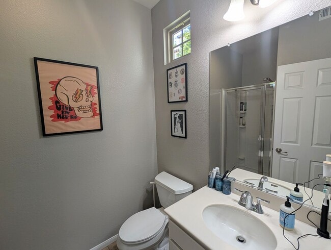 Photo - Stunning Modern End Unit Tri Level Condo i...