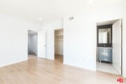 Photo - 758 N Ridgewood Pl Condo