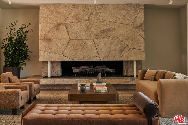 Photo - 1865 Loma Vista Dr