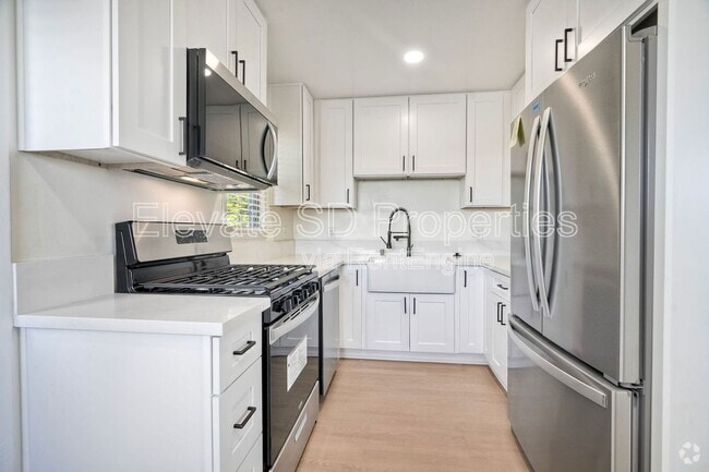 Building Photo - 3691 Columbia St Rental