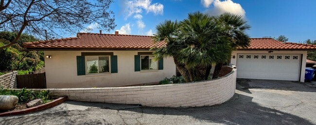 Home in La Crescenta Mountains - Home in La Crescenta Mountains