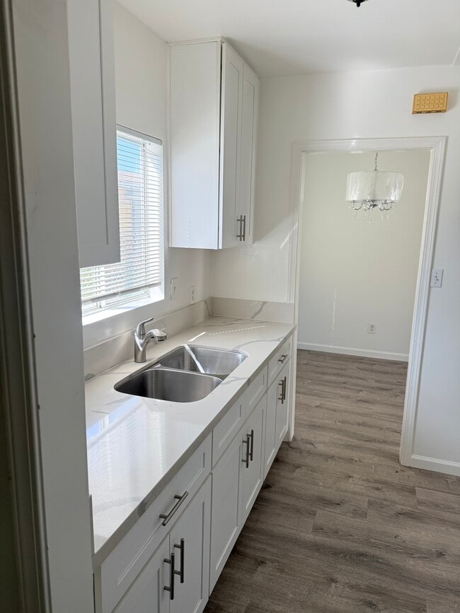 Photo - 43 W 52nd St Unit B