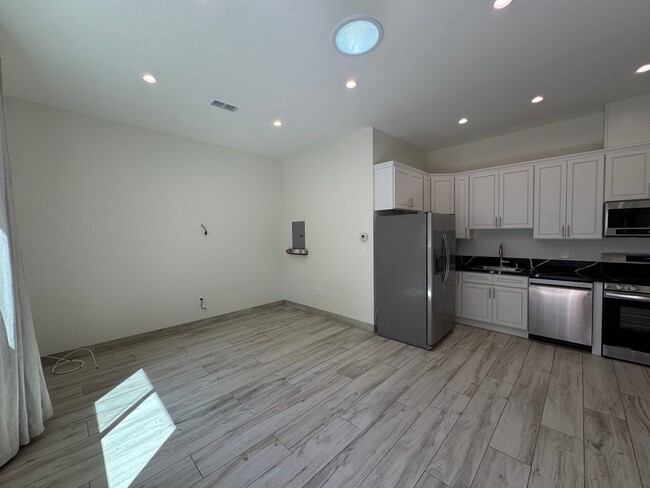 Photo - 23110 Mulholland Dr