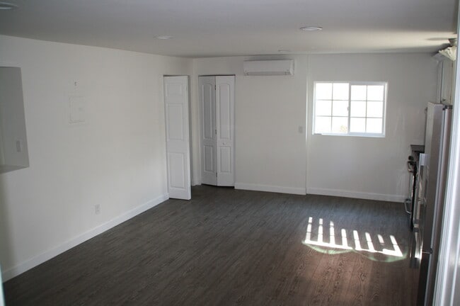 Photo - 1012 Laguna Ave Unit 1012