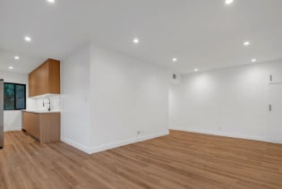 Building Photo - 950 Havenhurst Dr