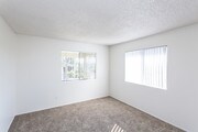 2 BR, 2 BA - 910 SF - Summit Apartments