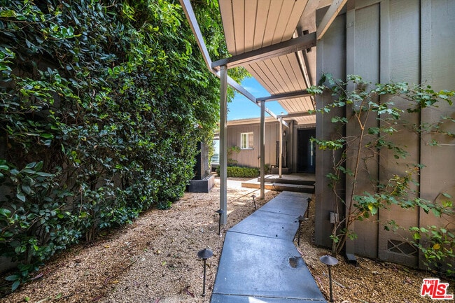 Photo - 1438 Davies Dr