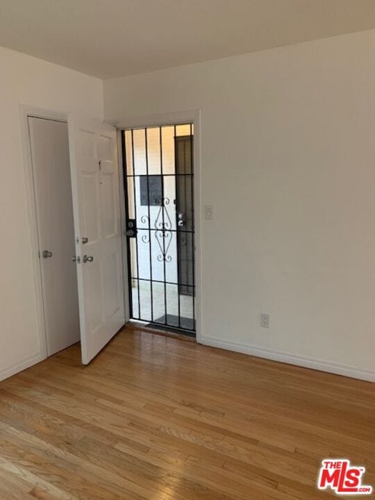 Building Photo - 202 N Locust St Unit 7