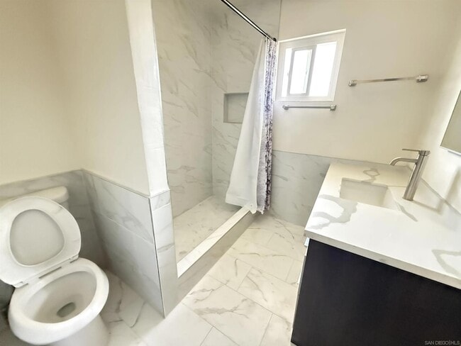 Photo - 4580 Hamilton St