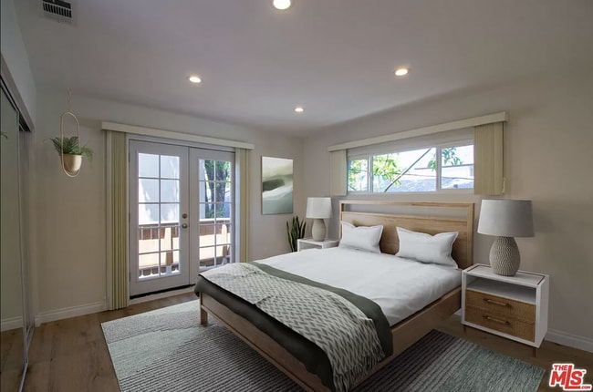 Photo - 1127-1135.5 Vista