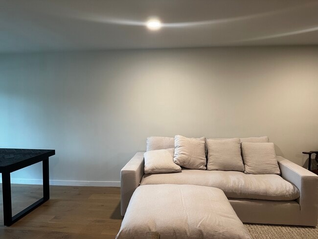 Living - 1299 Cordova St Unit Cordova