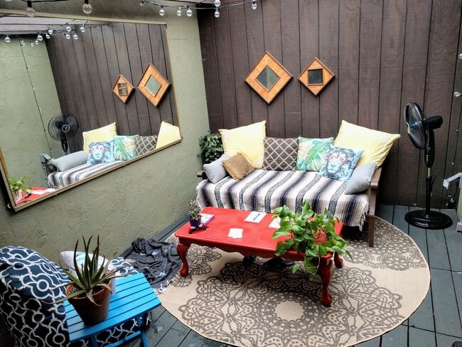 Photo - 10987 Culver Blvd Unit 10987