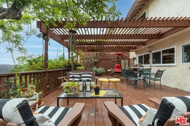 Photo - 10136 Hollow Glen Cir