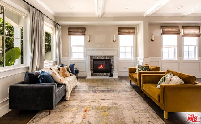 Photo - 12142 Hollyglen Pl