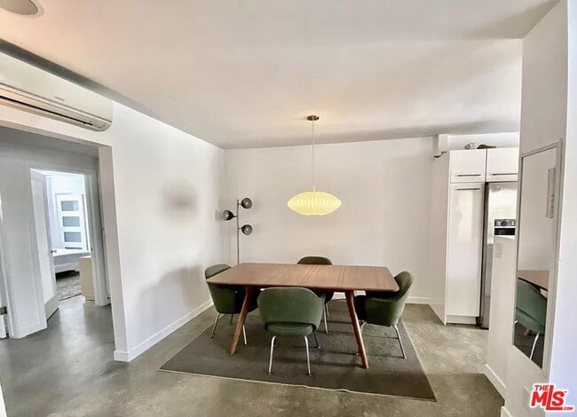 Photo - 1233 N Laurel Ave Unit 106