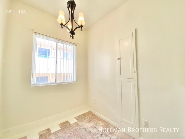 Photo - 4846 Rosewood Ave Unit 8