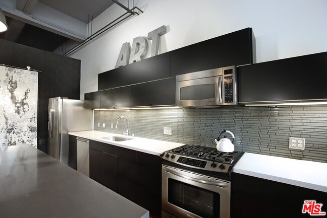 Photo - 1850 Industrial St Unit 215