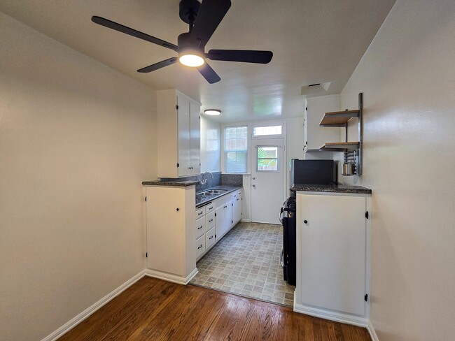 Photo - Spacious Studio in the Heart of Los Feliz Unit 2002