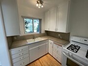 Kitchen - Los Feliz Arms Apartments