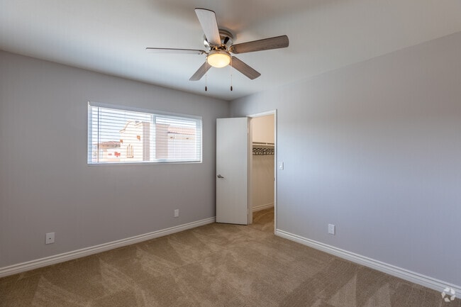 2BR, 2BA - 865SF - La Privada Valle Poway