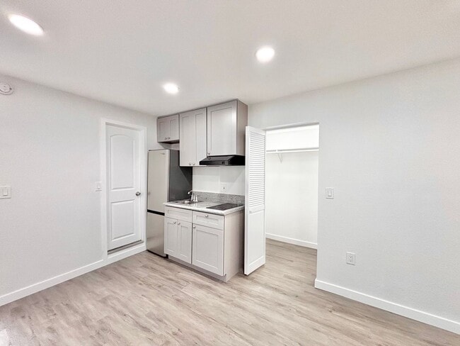 Photo - 3945 1/2 Lowell Ave Unit 3945 1/2 Lowell Ave