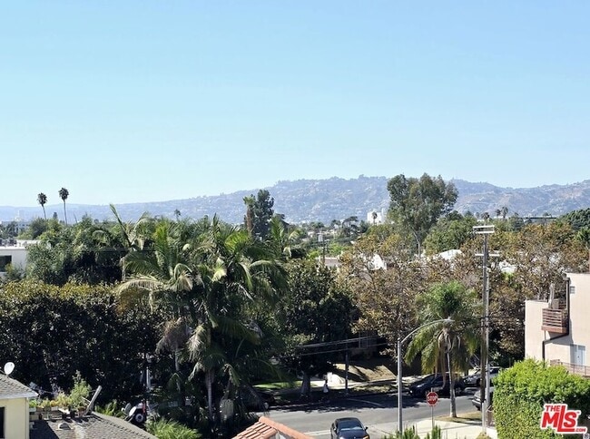 Photo - 5030 Rosewood Ave