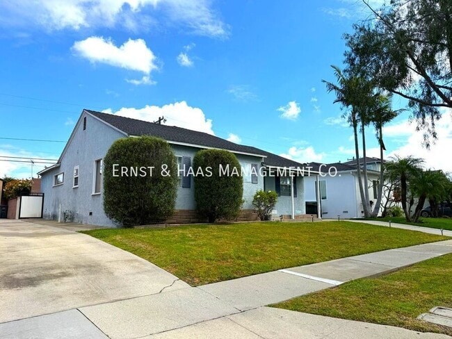 Building Photo - 2817 Yearling St