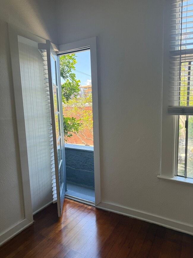 Photo - 1114 N Poinsettia Pl Unit 8