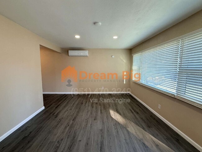 Photo - 1365 Stillman Ave